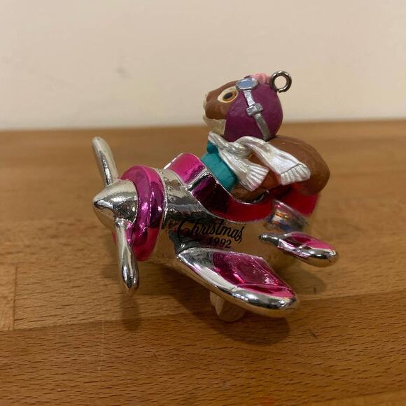 1992 Hallmark Daugther Ornament Chipmunk on a Airplane - Picture 6 of 8
